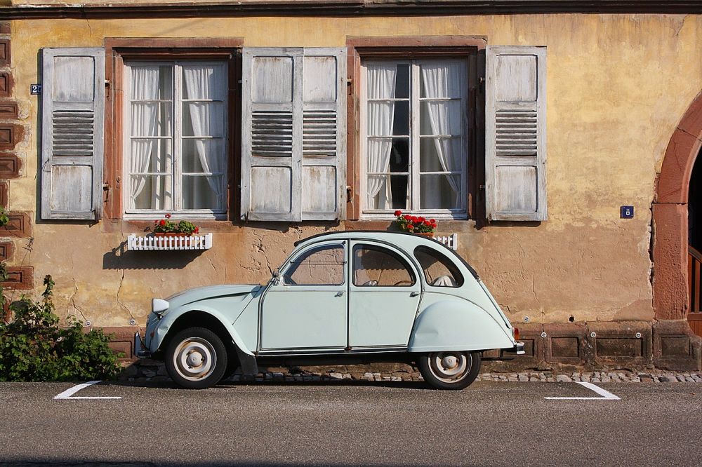 Polo VW: En Ikonisk Kompaktbil for Bilentusiaster